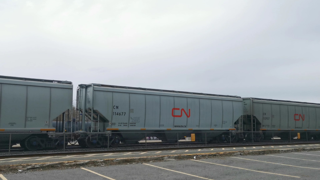 CN 114677